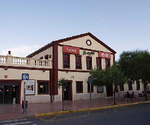 https://upload.wikimedia.org/wikipedia/commons/thumb/e/e9/Estacion_de_Sagunt_-_Aliance.jpg/580px-Estacion_de_Sagunt_-_Aliance.jpg
