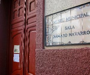 https://upload.wikimedia.org/wikipedia/commons/thumb/e/e0/Museu_Municipal_Sala_Damaso_Navarro_(sin_fecha).jpg/1200px-Museu_Municipal_Sala_Damaso_Navarro_(sin_fecha).jpg