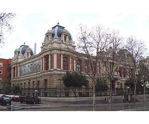 https://upload.wikimedia.org/wikipedia/commons/thumb/e/e3/Edificio_de_la_ETSIM_de_Madrid_(1893)_03.jpg/300px-Edificio_de_la_ETSIM_de_Madrid_(1893)_03.jpg