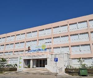 https://upload.wikimedia.org/wikipedia/commons/thumb/f/f1/Escola_Superior_de_Enfermagem_de_Coimbra_in_Coimbra,_Portugal.JPG/800px-Escola_Superior_de_Enfermagem_de_Coimbra_in_Coimbra,_Portugal.JPG