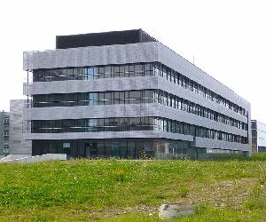 https://upload.wikimedia.org/wikipedia/commons/thumb/f/fc/Lejona_-_Campus_de_Bizkaia_de_la_UPV-EHU_-_Parque_Cient%C3%ADfico_-_Plataforma_Tecnol%C3%B3gica_Martina_Casiano_1.jpg/800px-Lejona_-_Campus_de_Bizkaia_de_la_UPV-EHU_-_Parque_Cient%C3%ADfico_-_Plataforma_Tecnol%C3%B3gica_Martina_Casiano_1.jpg