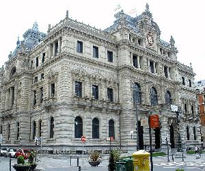 https://upload.wikimedia.org/wikipedia/commons/thumb/f/fe/Bilbao_-_Diputacion_Foral_de_Vizcaya_2.jpg/800px-Bilbao_-_Diputacion_Foral_de_Vizcaya_2.jpg