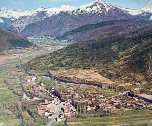 https://upload.wikimedia.org/wikipedia/commons/b/b2/Pedrosa_del_Rey.jpg