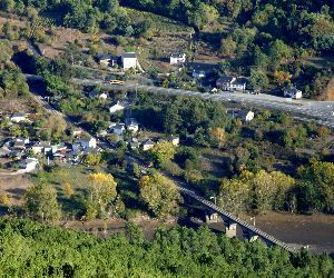 https://upload.wikimedia.org/wikipedia/commons/d/d1/Rairos-Ribas_de_Sil.JPG