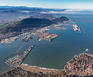 https://valenciafruits.com/wp-content/uploads/2022/02/vista-puerto-de-Bilbao1-scaled.jpg