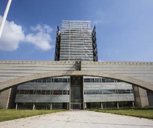 https://valenciaplaza.com/public/Image/2017/10/_VA_2278_forCrop.jpg
