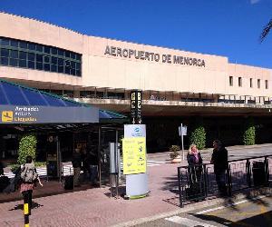 https://viajeronomada.com/wp-content/uploads/2015/05/aeropuertomenorca.jpg