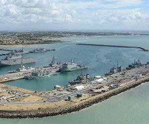 https://villaderota.com/images/contenidos/villa/base-naval/puerto-militar-rota.jpg