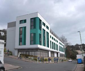 https://wearesouthdevon.com/wp-content/uploads/2020/06/Premier-Inn-Torquay.-Credit-Axiom-Architects-700x525.jpg