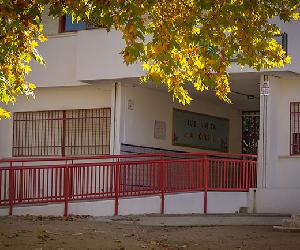 https://www.17pueblos.es/wp-content/uploads/2018/01/colegio.jpg