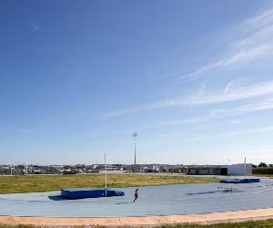 https://www.cm-castelobranco.pt/media/2169/pista_atletismo_1.jpg