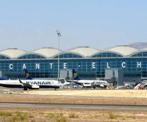 https://www.abc.es/media/espana/2018/04/16/aeropuerto-alicante-elche-kV2D--1240x698@abc.jpg