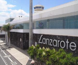 https://www.aeropuertos.net/imagenes/Aeropuerto-de-Lanzarote.jpg