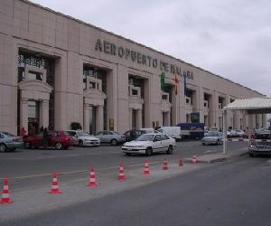 https://www.aeropuertos.net/imagenes/Aeropuerto-de-Malaga-410x307.jpg
