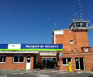 https://www.aeropuertos.net/imagenes/Aeropuerto-de-Sabadell.jpg