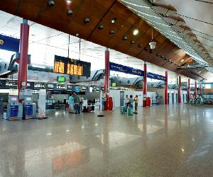 https://www.aeropuertos.net/imagenes/Instalaciones-del-Aeropuerto-de-Vigo.jpg