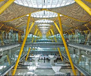 https://www.aeropuertos.net/wp-content/uploads/2009/03/aeropuerto-madrid-barajas.jpg