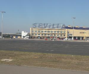 https://www.aeropuertos.net/wp-content/uploads/2012/09/Aeropuerto-de-Sevilla.jpg