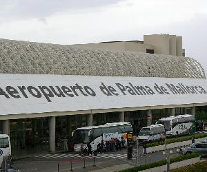 https://www.aeropuertos.net/wp-content/uploads/2012/09/Aeropuerto-de-Palma-de-Mallorca-1024x689.jpg