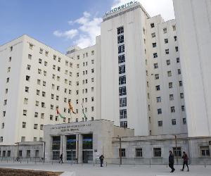 https://www.ahoragranada.com/wp-content/uploads/2020/03/Urgencias-y-hospital-Virgen-de-las-Nieves-AC-5.jpg