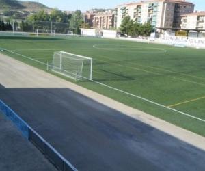 https://www.alquilerdepistas.com/images/instalaciones/alca%C3%B1iz-vista-campo-futbol-181013142102.jpg