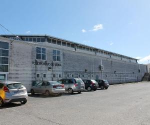 https://www.alquilerdepistas.com/images/instalaciones/vedra-pavill%C3%B3n-polideportivo-exterior-190122151151.JPG