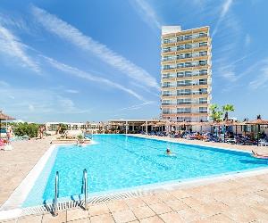 https://www.atrapalo.com/hoteles/picture/l/81/4/1/413636564.jpg