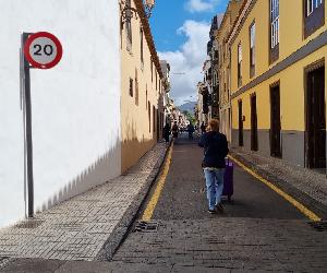 https://www.aytolalaguna.es/actualidad/noticias/.galleries/IMAGENES-Noticias/2023/08/Calle-Juan-de-Vera.jpeg