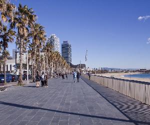 https://www.bcncatfilmcommission.com/sites/default/files/styles/fancybox/public/locations/Barceloneta_08.jpg?itok=QpD-1FUd