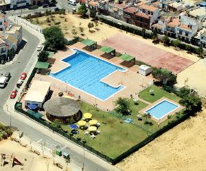 https://www.doshermanas.net/wp-content/uploads/2016/07/piscina-municipal-de-fuente-del-rey-1.jpg