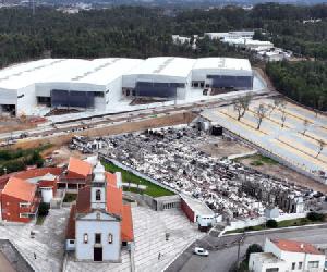 https://www.defesadeespinho.pt/wp-content/uploads/2025/02/Centro-Empresarial-Espinho-foto-Bruno-Caprichoso-750x375.jpg
