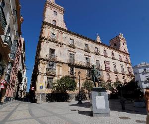 https://www.diariodecadiz.es/2023/07/25/cadiz/edificio-Casa-Torres-convertir-hotel_1814528885_189539796_667x375.jpg