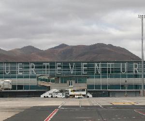 https://www.diariodefuerteventura.com/sites/default/files/archivos/2015/Agosto%202015/020820-aeropuerto660.jpg