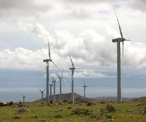 https://www.diariodelanzarote.com/sites/default/files/archivos/2013/Octubre/051013-parque-eolico660.jpg