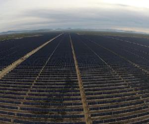 https://www.energynews.es/wp-content/uploads/2019/06/Planta-fotovoltaica-de-GRS-750x375.jpg