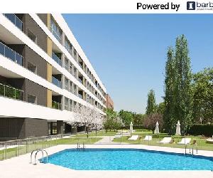 https://www.ecestaticos.com/image/clipping/557/418/143e076ee9de2f7bffaeab82481763dc/un-edificio-emblematico-de-arturo-soria-se-convierte-en-una-urbanizacion-de-lujo.jpg