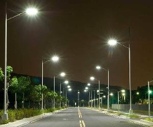 https://www.ecestaticos.com/imagestatic/clipping/6fe/a48/6fea4857c06272a280ea1e146d853517/el-engano-de-las-farolas-led-en-las-ciudades-asi-perjudica-tu-salud-la-luz-azulada.jpg?mtime=1579565836