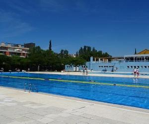 https://www.eldiario.es/fotos/Piscinas-Ciudad-Deportiva-Municipal-Escriche_EDIIMA20190204_0706_4.jpg