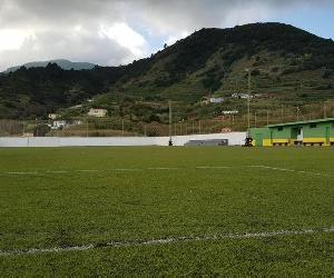 https://www.eldiario.es/fotos/campo-futbol-Puntallana_EDIIMA20190114_0703_19.jpg