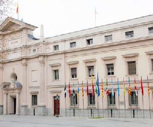 https://www.esmadrid.com/sites/default/files/styles/content_type_full/public/recursosturisticos/infoturistica/palacio_del_senado.jpg?itok=tkLhf9Jy