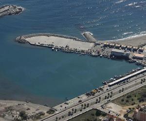 https://www.europasur.es/2022/06/29/maritimas/Vista-aerea-Atunara_1697240772_161568535_667x375.jpg
