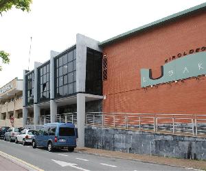 https://www.euskadi.eus/contenidos/equipamiento/instalacion_57624901/es_def/images/POLIDEPORTIVO_LUBAKI_ZUMAIA.JPG