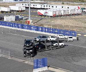 https://www.huelvainformacion.es/2019/01/10/huelva/Imagen-camiones-aprestan-Muelle-Sur_1317478817_93357082_667x375.jpg