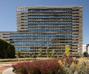 https://www.inmocolonial.com/sites/default/files/images/2022-02/827-%C2%A9Rafael_Vargas-2019-Parc_Glories_Office_Building-008%20(opt).JPG