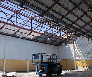 https://www.liberaldecastilla.com/wp-content/uploads/2022/08/comienzan-las-obras-de-demolicion-del-pabellon-%E2%80%98luis-yufera-como-paso-previo-a-la-reparacion-del-colector-700x375.jpg