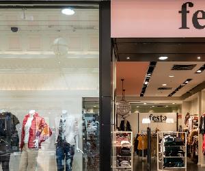 https://www.modaes.com/files/2022/empresas/festa/festa-tienda-fachada-980.jpg