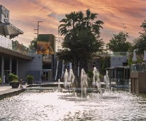 https://www.modaes.com/files/2022/14_lugares/centros_comerciales/puerto-venecia-exterior-980.jpg