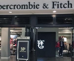 https://www.modaes.es/files/000_2016/abercrombie/abercombie-tienda-728.jpg