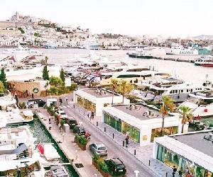 https://www.modaes.es/files/2020/19_lugares/ciudades/ibiza-marina-728.jpg
