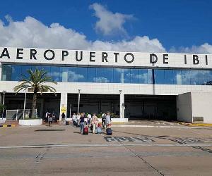 https://www.moncloa.com/wp-content/uploads/2020/08/aeropuerto-ibiza-1200x675.jpg